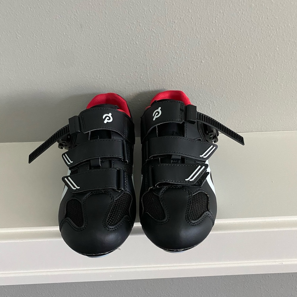 Peloton cycling shoes w/o clips